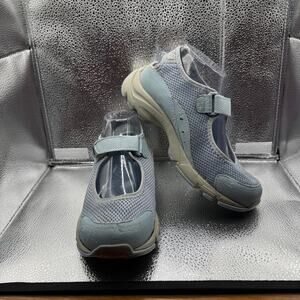 L.L.Bean Womens 6.5 Wide Mary Jane Sneakers Blue Mesh Walking Shoes 05330